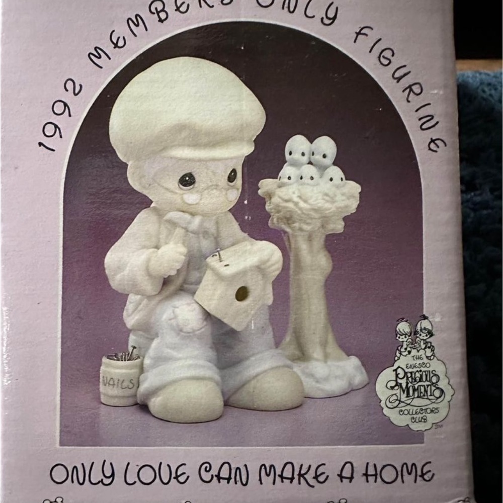 Enesco Figurines” only love can make a home” 1992 members only